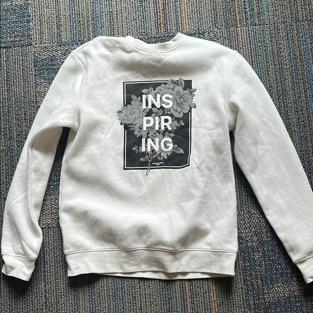 NWOT Oversized Inspiring H&M White Graphic Sweatshirt